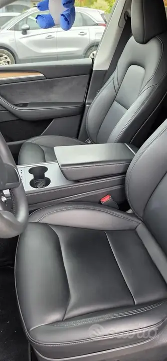 Tesla Model Y 2024 photo 3