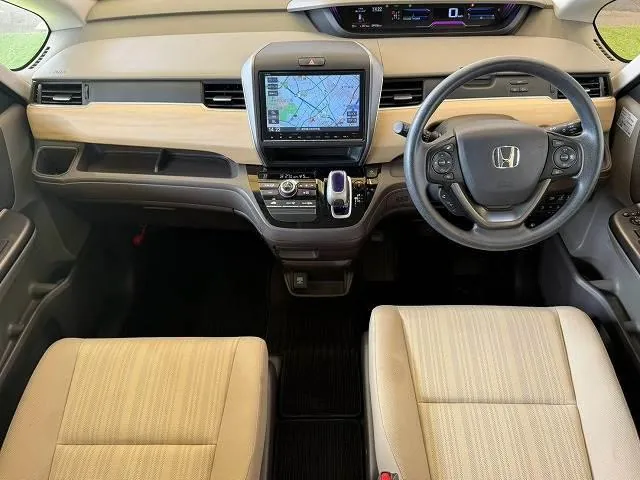 Honda Freed Hybrid 2017 photo 2