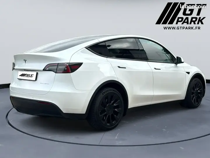 Tesla Model Y 2022 photo 2
