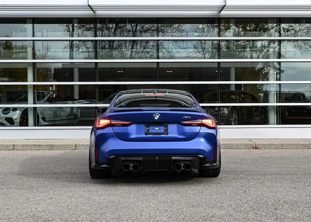 BMW M4 2022 photo 4
