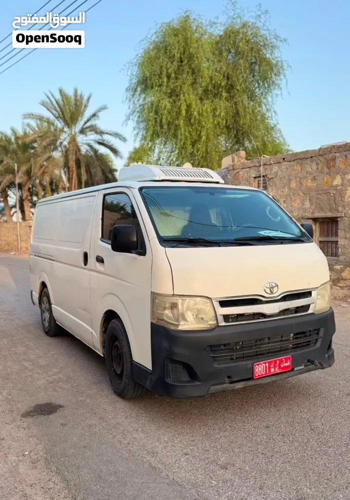 Toyota Hiace 2012 photo 4