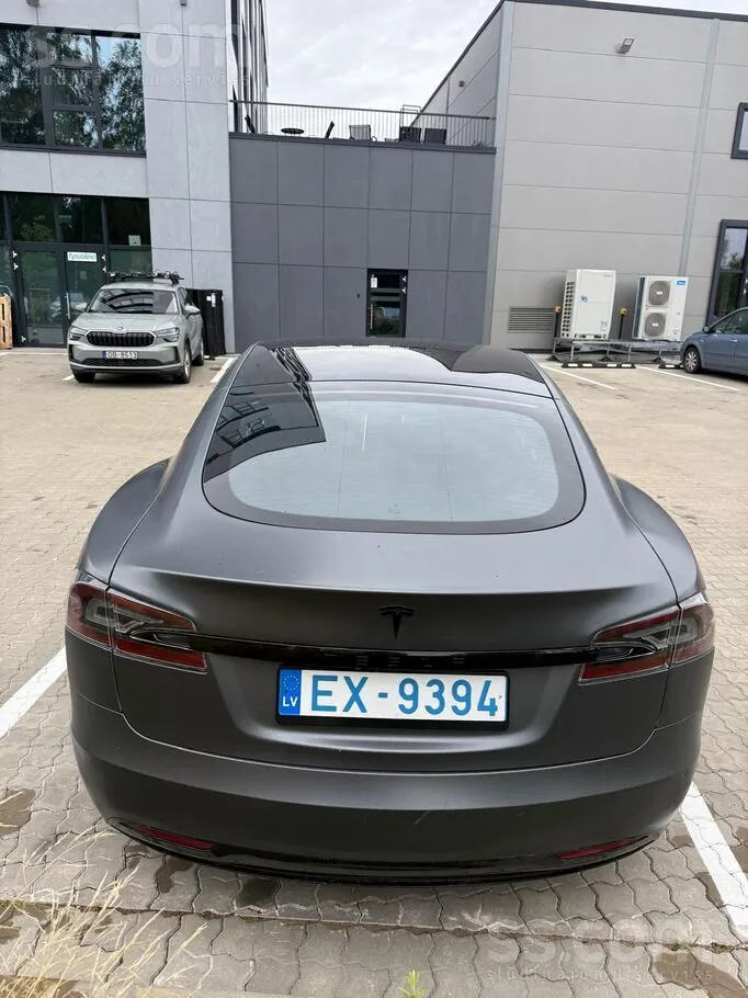 Tesla Model S 2018 photo 3