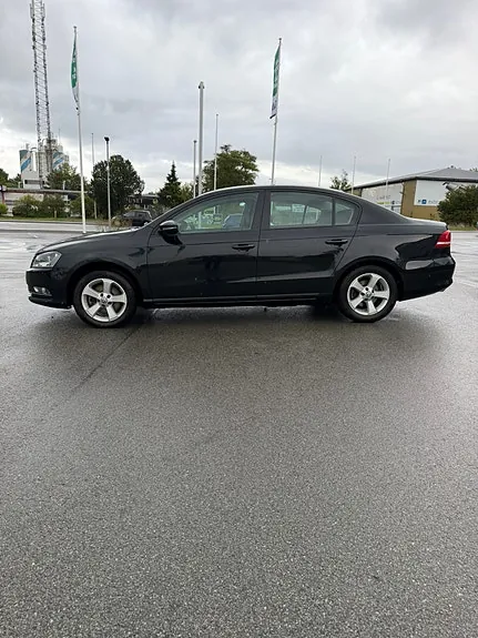 Volkswagen Passat 2011 photo 5