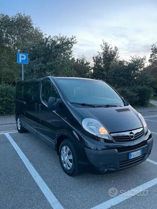 Opel Vivaro 2012 photo 4
