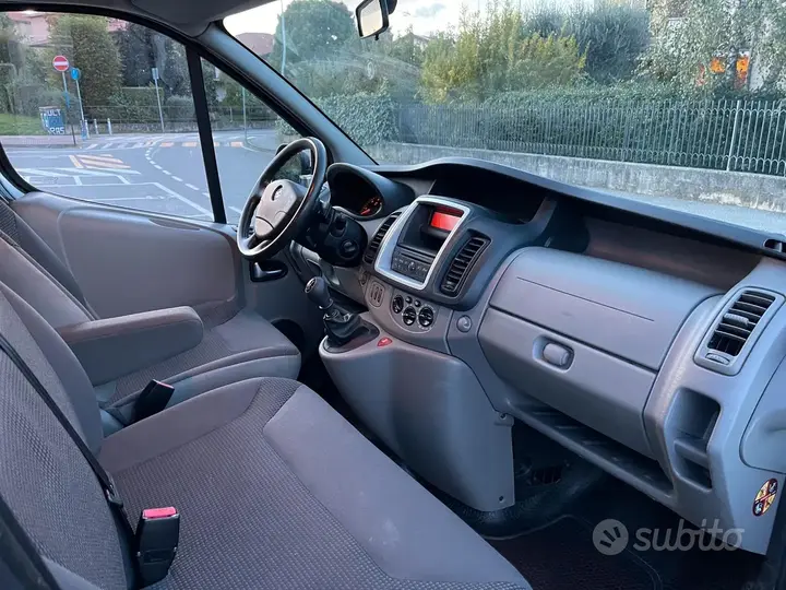 Opel Vivaro 2012 photo 5