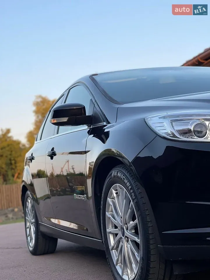 Ford Focus 2013 photo 2