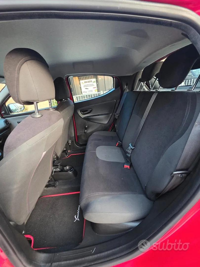 Lancia Ypsilon 2018 photo 5