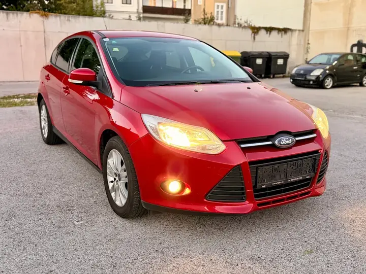 Ford Focus 2012 photo 3