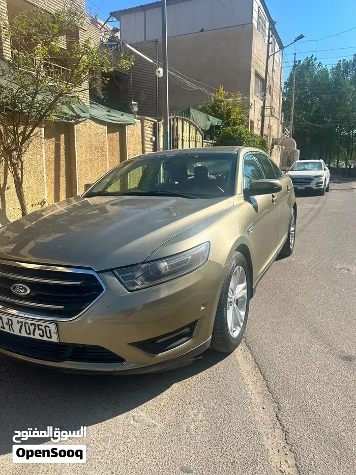 Ford Taurus 2013 photo 2