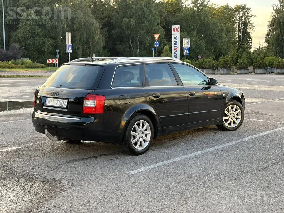 Audi A4 2003 photo 2
