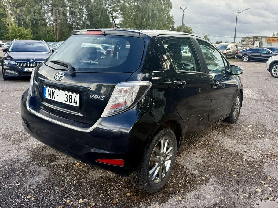 Toyota Yaris 2013 photo 5