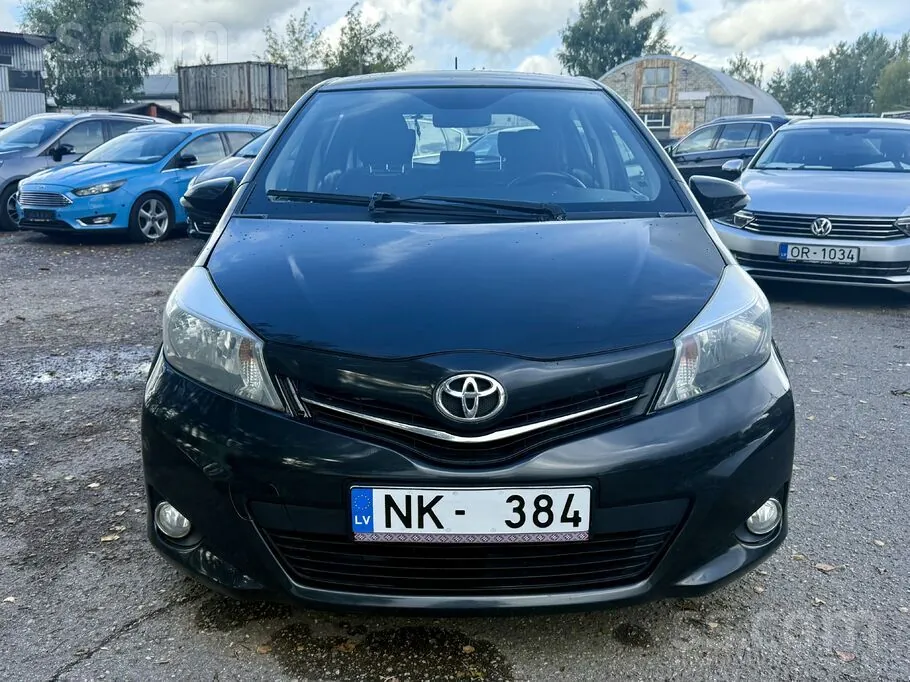 Toyota Yaris 2013 photo 3