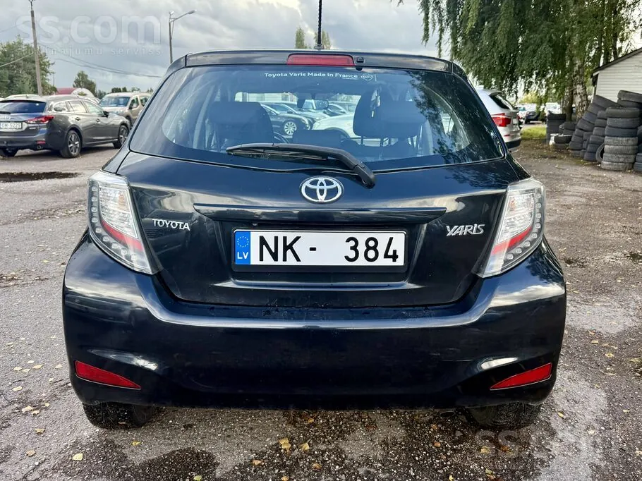 Toyota Yaris 2013 photo 4