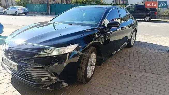 Toyota Camry 2020 photo 2