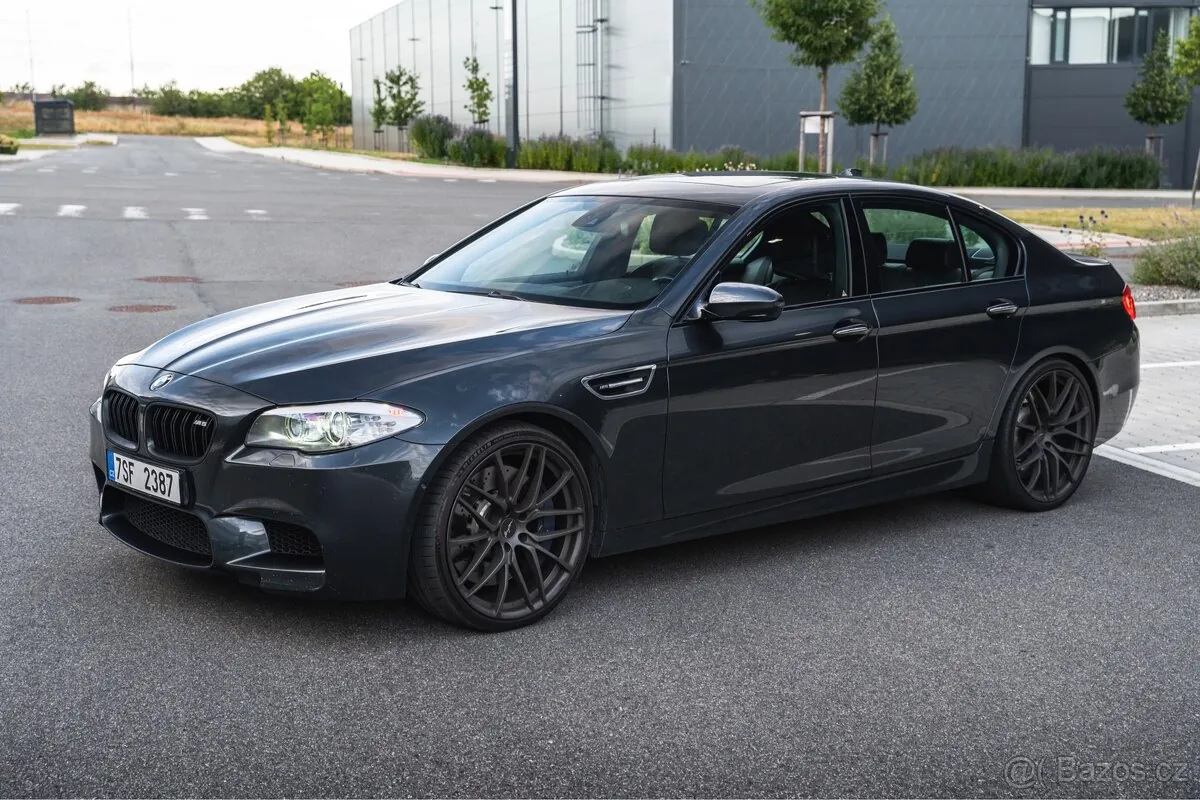 BMW M5 2012 photo 3