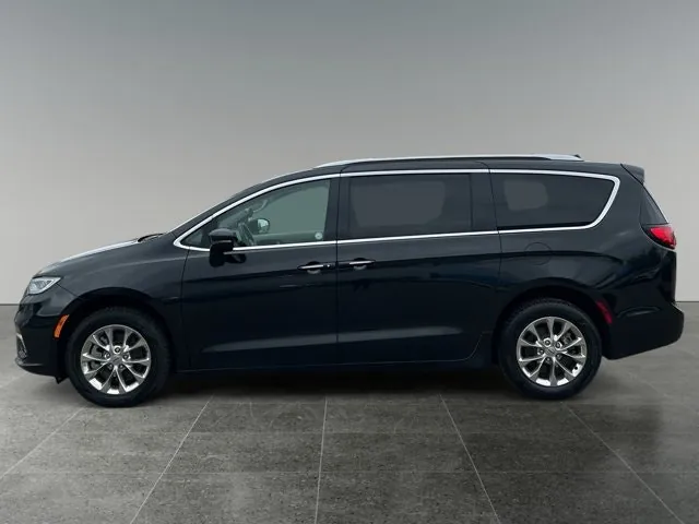Chrysler Pacifica 2021 photo 2