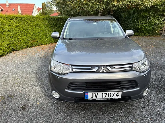 Mitsubishi Outlander 2013 photo 2