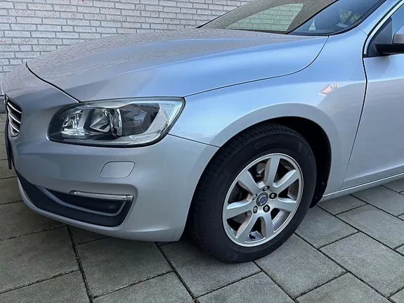 Volvo V60 2014 photo 4