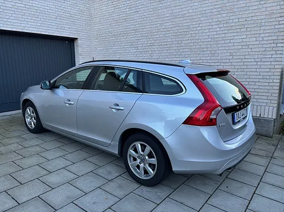 Volvo V60 2014 photo 3