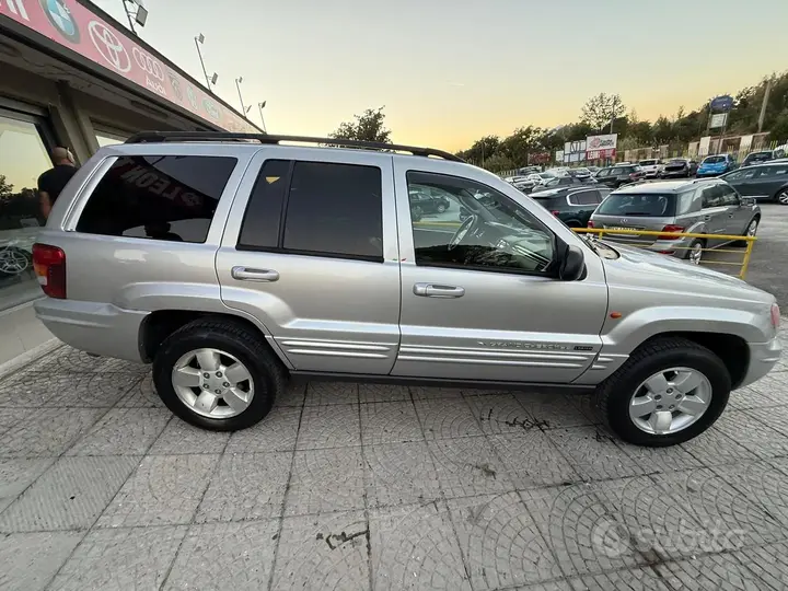 Jeep Grand Cherokee 2005 photo 2