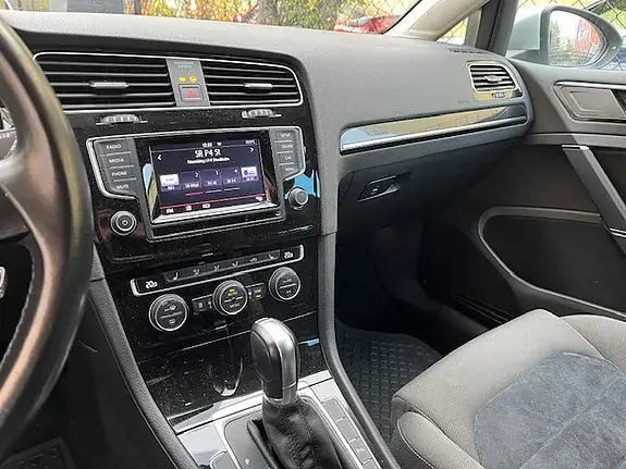 Volkswagen Golf 7 2015 photo 2