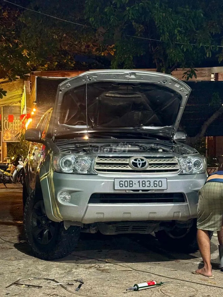 Toyota Fortuner 2010 photo 5