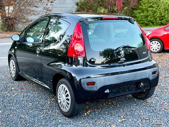 Peugeot 107 2008 photo 4