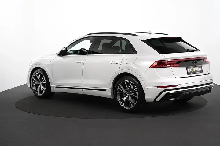 Audi Q8 2021 photo 3