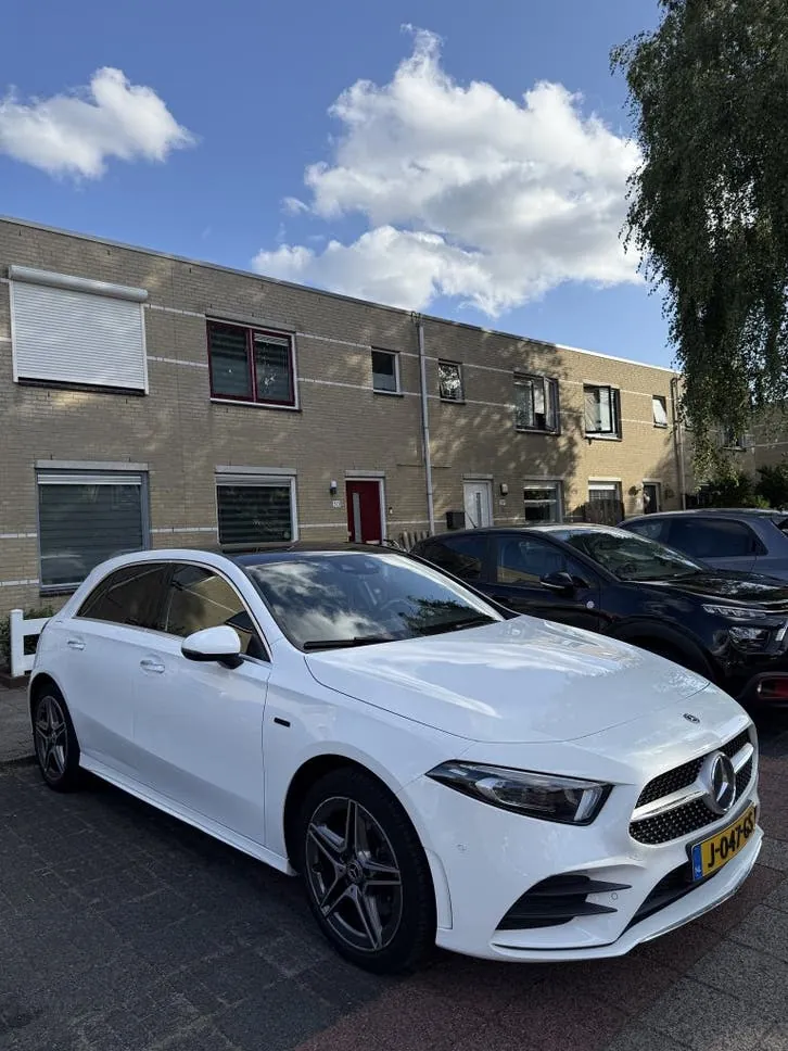 Mercedes-Benz A250E