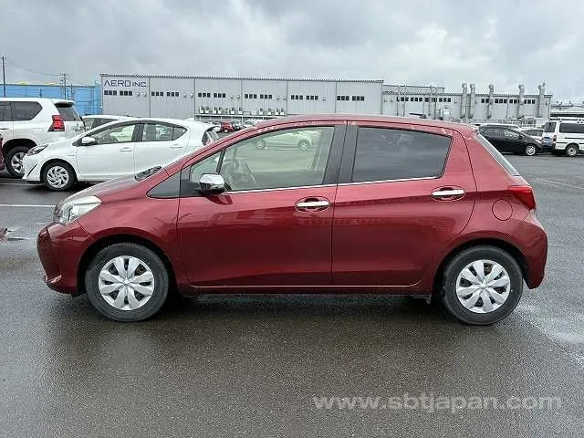 Toyota Vitz 2015 photo 4