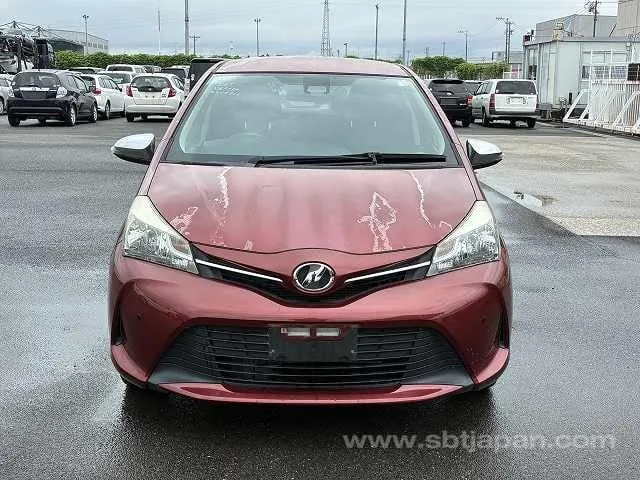 Toyota Vitz 2015 photo 2