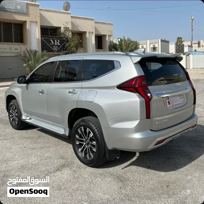 Mitsubishi Montero Sport 2022 photo 3