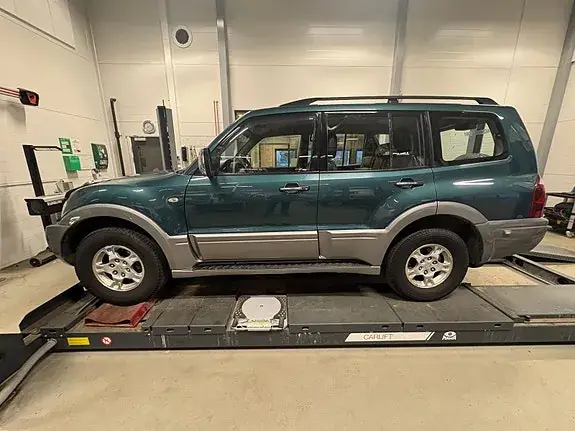 Mitsubishi Pajero 2004 photo 4