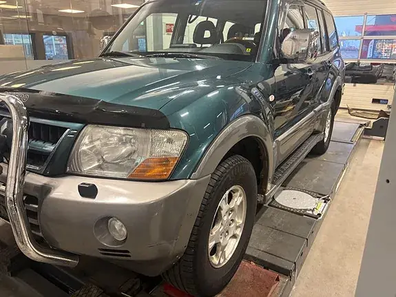 Mitsubishi Pajero 2004 photo 3