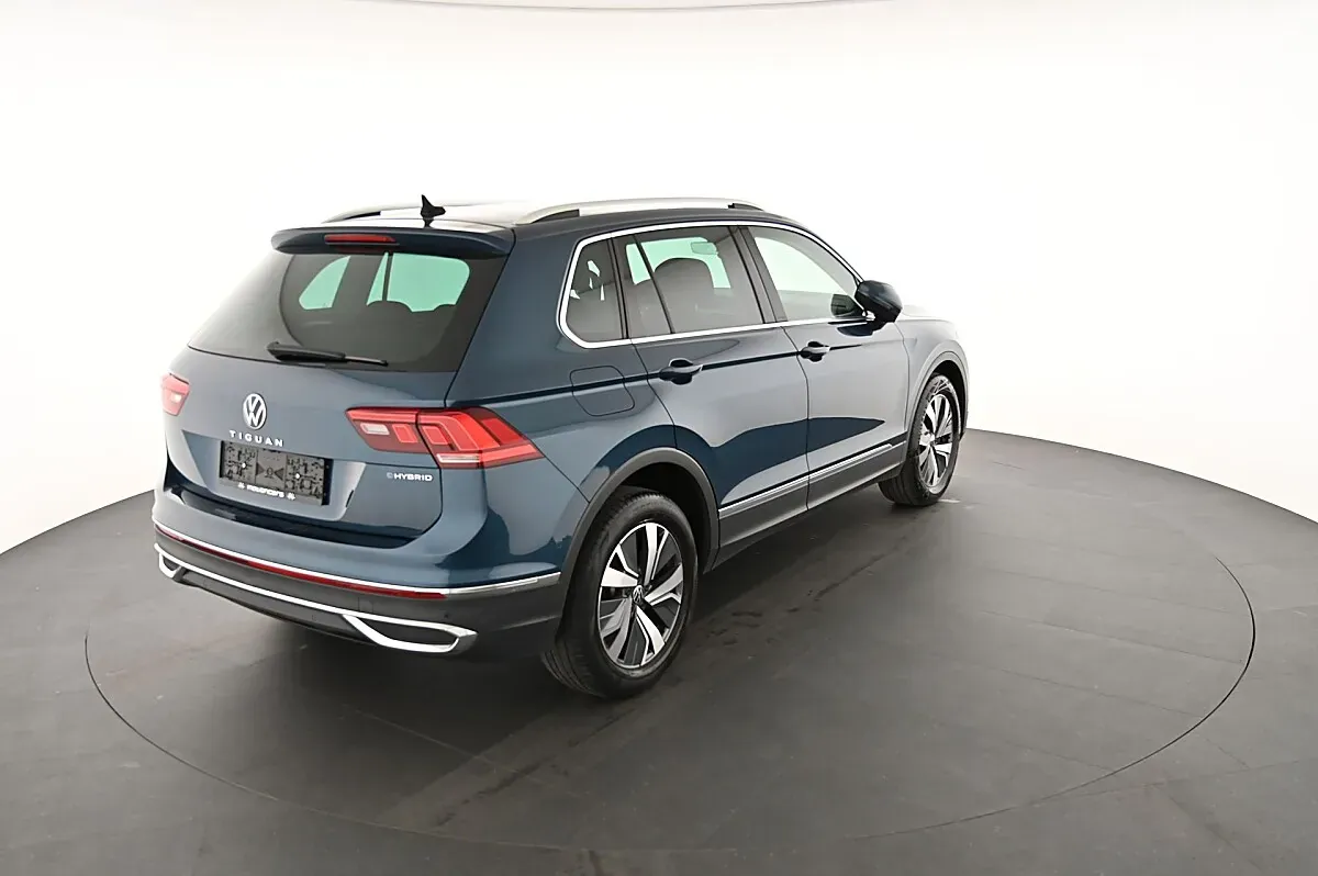 Volkswagen Tiguan 2021 photo 2