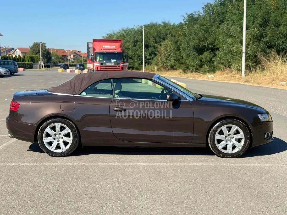 Audi A5 2010 photo 2