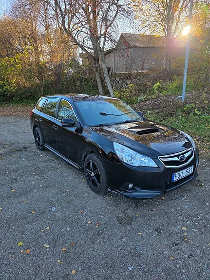 Subaru Legacy 2011 photo 2