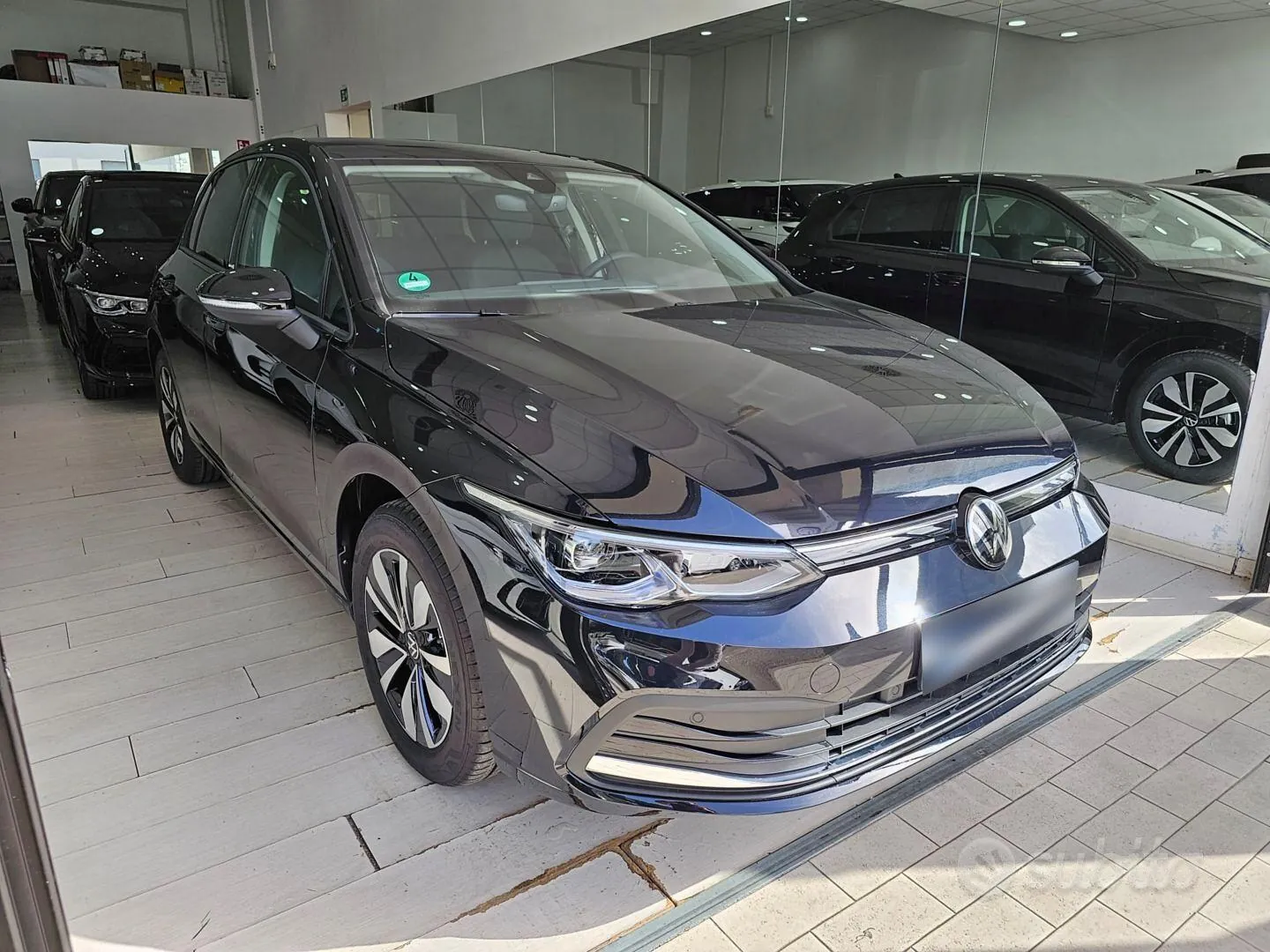 Volkswagen Golf 2023 photo 2