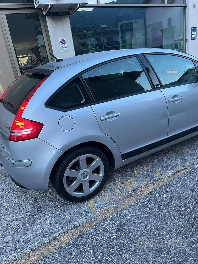 Citroen C4 2008 photo 2