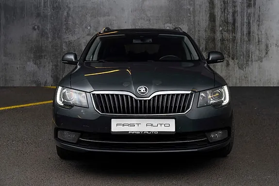 Skoda Superb 2014 photo 3