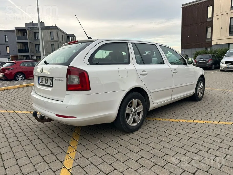 Skoda Octavia 2009 photo 3