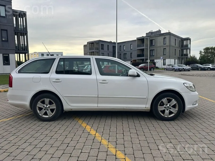 Skoda Octavia 2009 photo 5