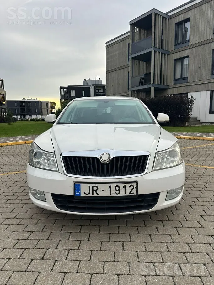 Skoda Octavia 2009 photo 2