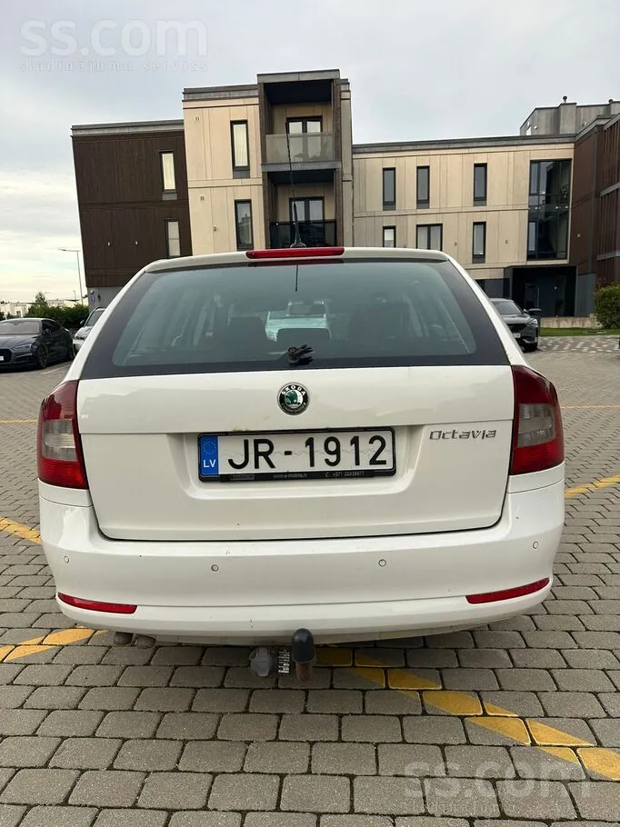 Skoda Octavia 2009 photo 4