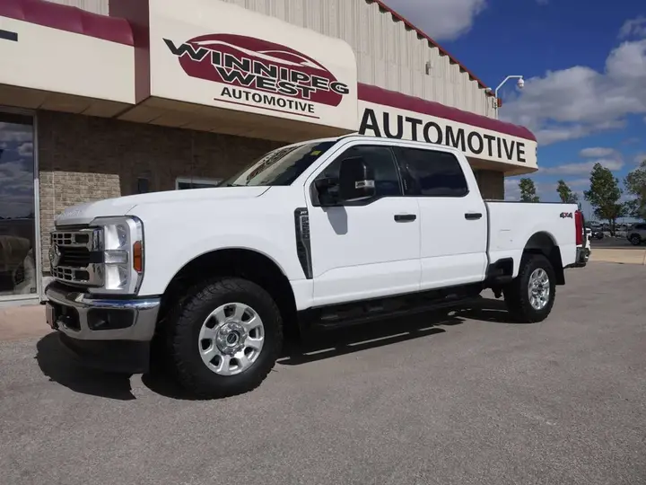 Ford F250 2024 photo 2