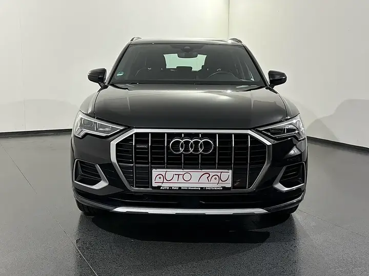 Audi Q3 2022 photo 2