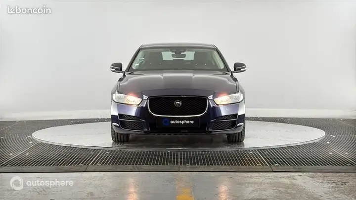 Jaguar Xe 2019 photo 2