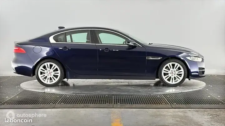 Jaguar Xe 2019 photo 4
