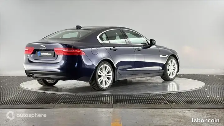 Jaguar Xe 2019 photo 5