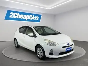 Toyota Aqua 2013 photo 4